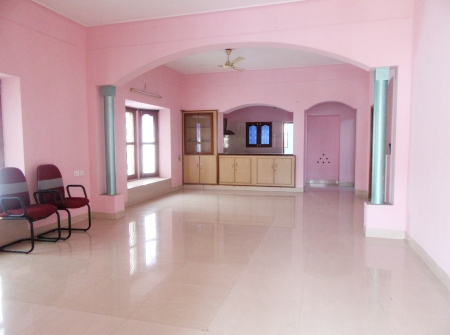 2077624523-2) Li id 395 - Hall.JPG